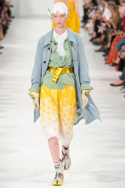 Look 30